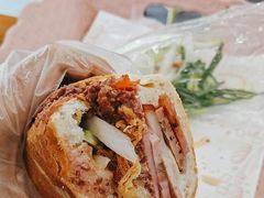 -Bánh Mì Huynh Hoa