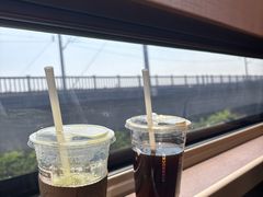 -星巴克(上海虹桥站2A检票口)