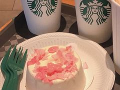 春樱草莓蛋糕-星巴克(天津滨海国际机场1店)