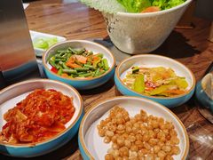 精品小菜-明洞阿姨·韩式酱蟹烤肉·创意料理(三元桥店)