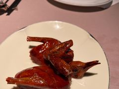 脆皮乳鸽-荣轩(新荣记环球金融中心店)