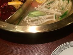 -重庆爽翻天老火锅(临平万达广场店)