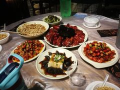 -巴厘龙虾·榜首油焖大虾(音乐学院·沿江酒馆店)