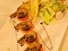 凯撒沙拉配紫苏煎虎虾-欧洲房子(宜必思店)