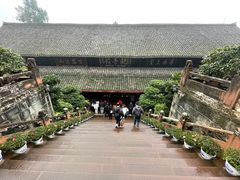 -峨眉山报国寺