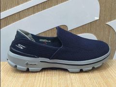 -SKECHERS 斯凯奇(上海国际时尚中心店)