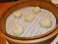 丝瓜虾仁小笼包-鼎泰丰(德基广场店)