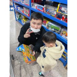 -逝水玩具折扣店