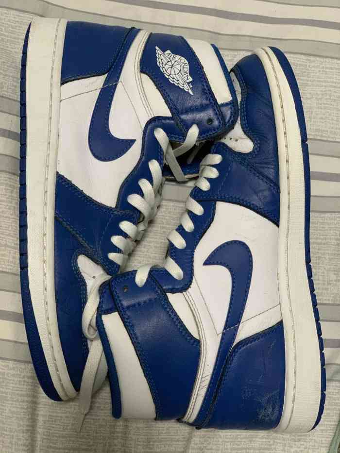 喜鞋sneaker spa-"这一家店在三山街地铁站这,还要再走几分钟.