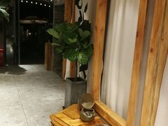 -墨居上隐·院子里火锅(峨眉店)