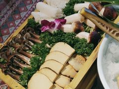 -慢丽江·云南野生菌土鸡锅(付家庄店)