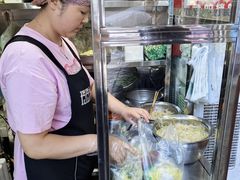 -玲玲米粉·新疆现炒米粉(大十字总店)