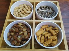 -愉肴麻辣香锅(中山路店)