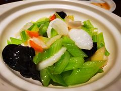 西芹炒百合-眉州东坡·熊猫主题餐厅(枫蓝店)