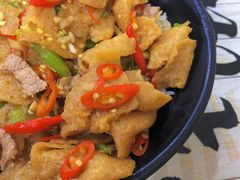 五花肉炒油炸豆腐煲仔饭-文杰餐馆(南洪时尚风情街店)