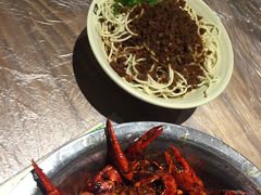 -巴厘龙虾·榜首油焖大虾(音乐学院·沿江酒馆店)