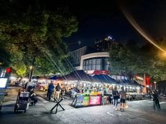 -吴山路夜市