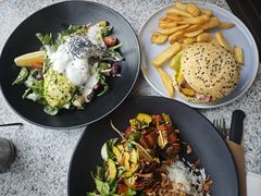 -12 Rocks Beach Bar Cafe