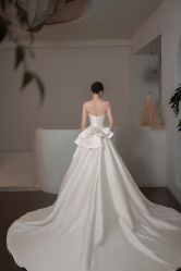-艾米丽婚纱礼服