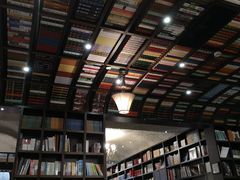 -钟书阁(松江泰晤士小镇店)