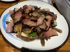 -乡土特色.冷锅鱼.牦牛肉汤锅