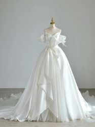 -Lady  Jane高端婚纱礼服馆