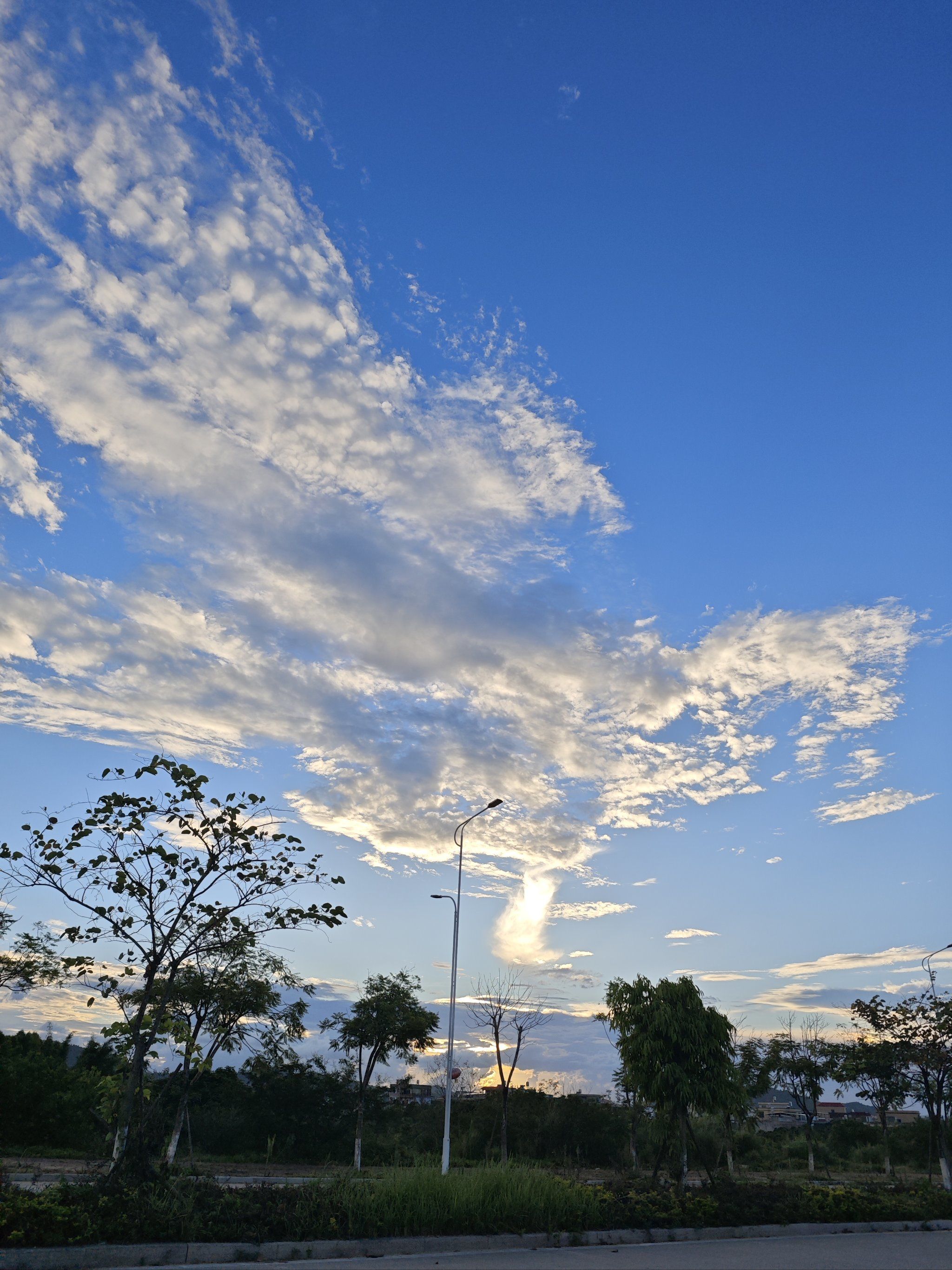 傍晚的天空色彩斑斓
