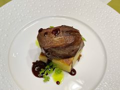 低温慢煮牛舌芯配千层土豆牛肉汁-秋林西餐厅(总店)