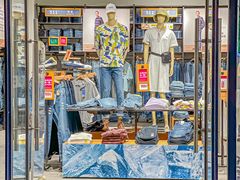 -王府井奥莱临潼小镇(临潼店)