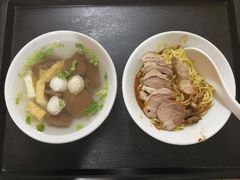 -松树干拌面店