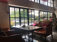 靠窗位-静香HOUSE·全时段融合餐厅(七星欢乐颂店)