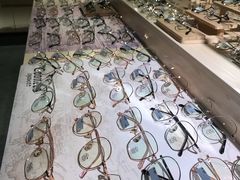 -Trend1881视光·蔡司视觉(领展广场店)