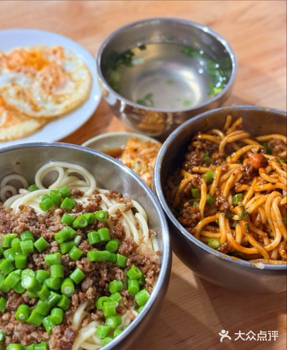 左撇子私房面图片