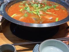 -野山舂·贵州现舂酸汤火锅(鸿通城店)