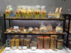 面包甜点陈列柜-大苹果面包生日蛋糕(明珠店)