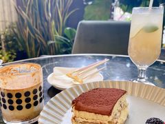 -chenity  cafe