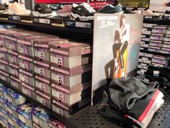 -SKECHERS 斯凯奇(上海国际时尚中心店)