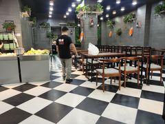 -愉肴麻辣香锅(中山路店)