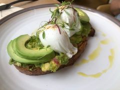 牛油果温泉蛋吐司-O'mills Sourdough Bakery&Bistro(永嘉路店)