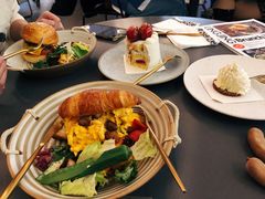 鹅肝滑蛋可颂全餐-玲婧胡同·生日蛋糕·餐厅(嘉里城店)