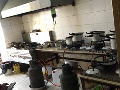 大堂-鸡炖兔