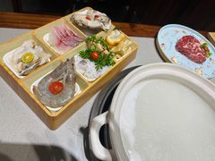 -四点金粥底火锅(沂州里店)