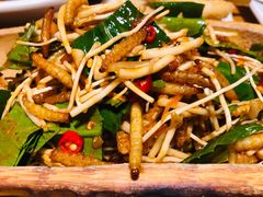 -老滇山寨•云南特色菜•地方菜•民族风情歌舞表演(金碧店)