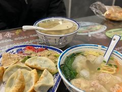 -长人馄饨铺(解放街店)