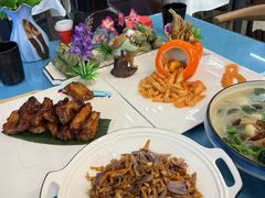 -刘姐啤酒鱼民族演艺餐厅(西街总店)