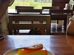 -Chom Cafe and Restaurant