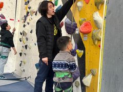 -问山MountQuest攀岩馆