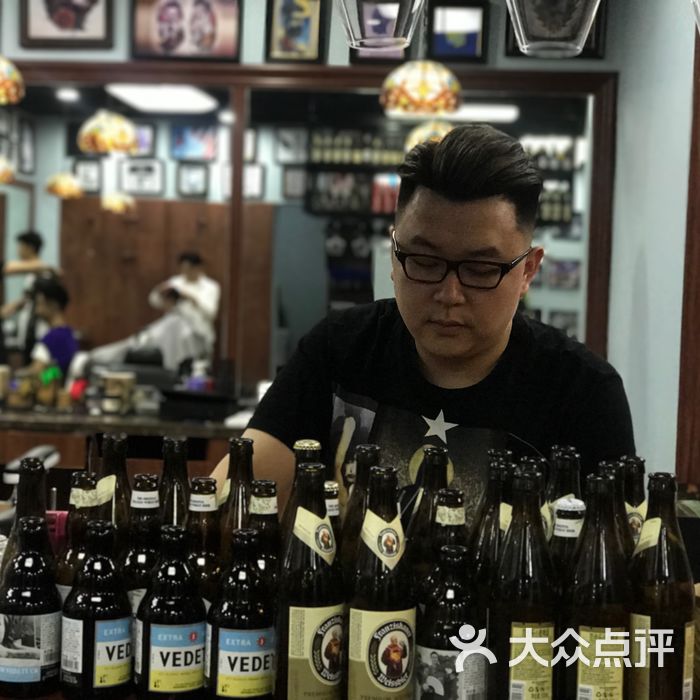 绅士复古油头馆