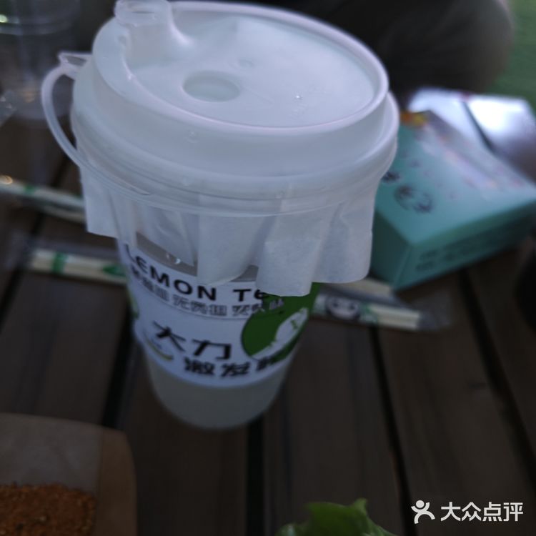 酒水略贵，内部有台球厅，钓虾的地方，空气也很不错