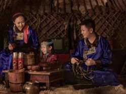 点击看大图 -苏雅影像蒙古婚纱摄影工作室
